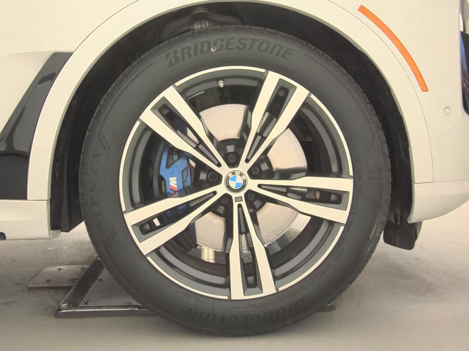 2023 BMW X7 xDrive40i AWD