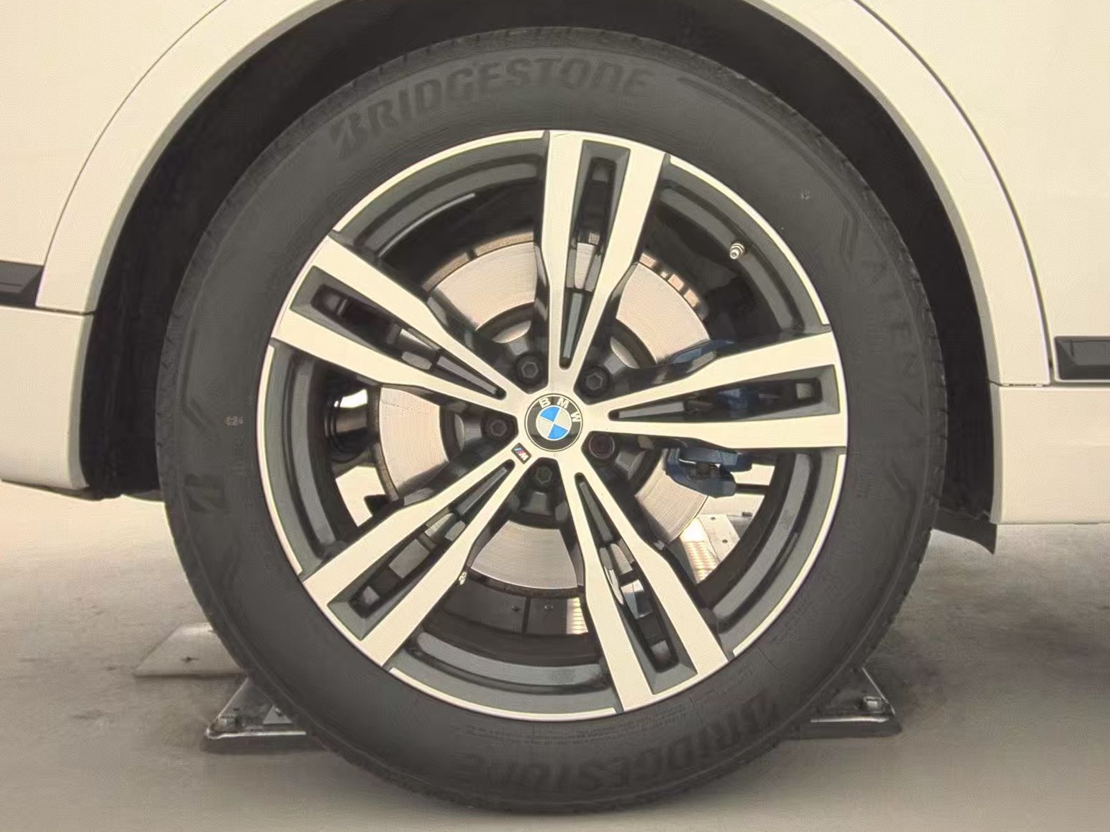 2023 BMW X7 xDrive40i AWD