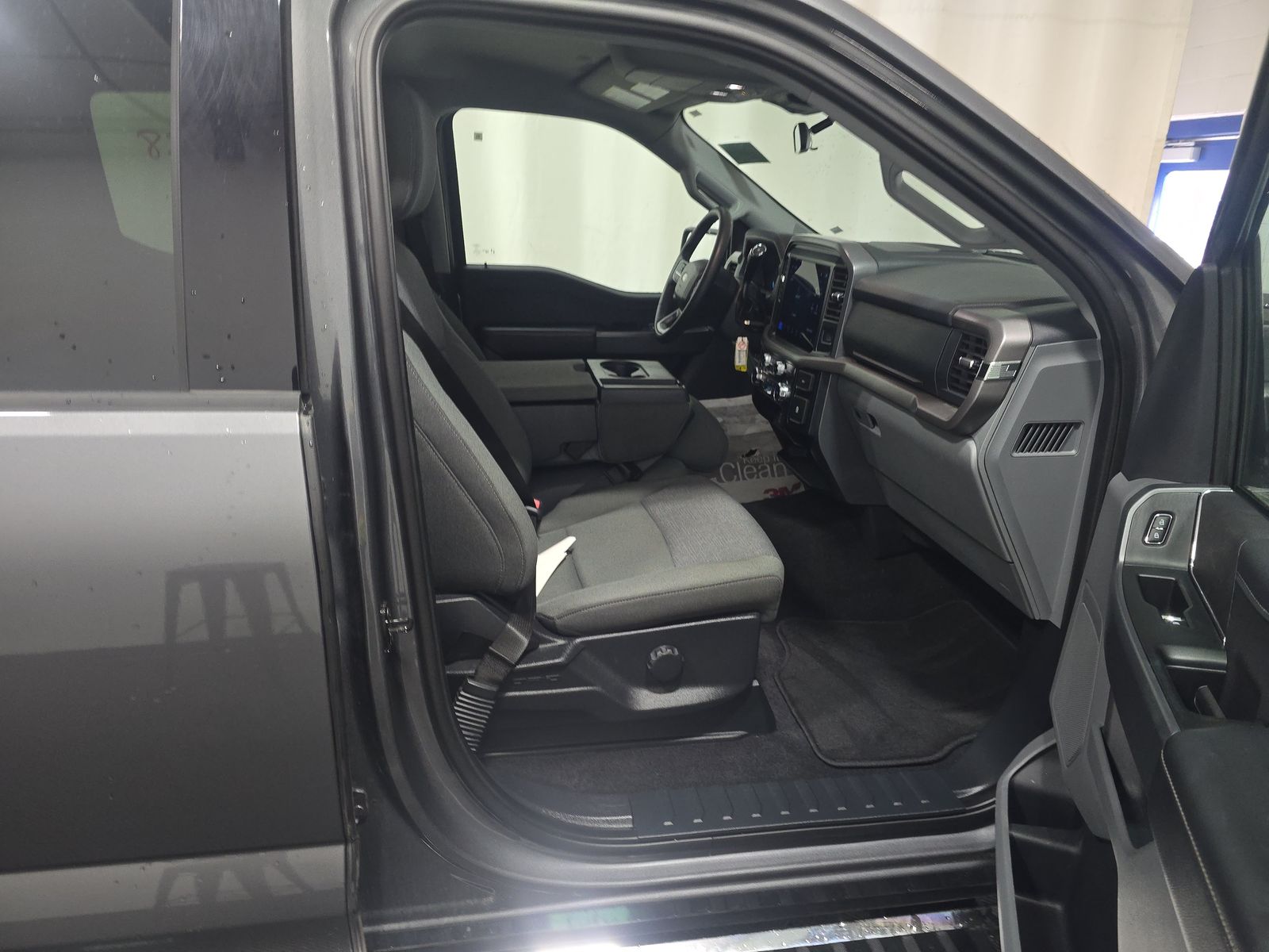 2025 Ford F-150 XLT AWD