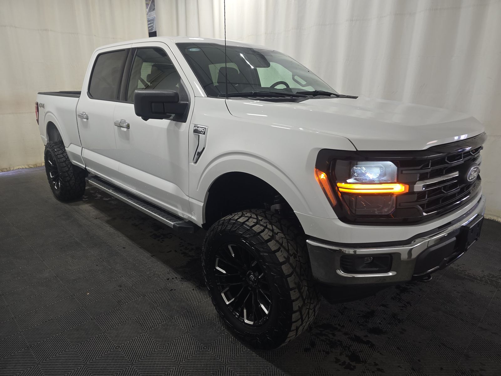 2024 Ford F-150 XLT AWD