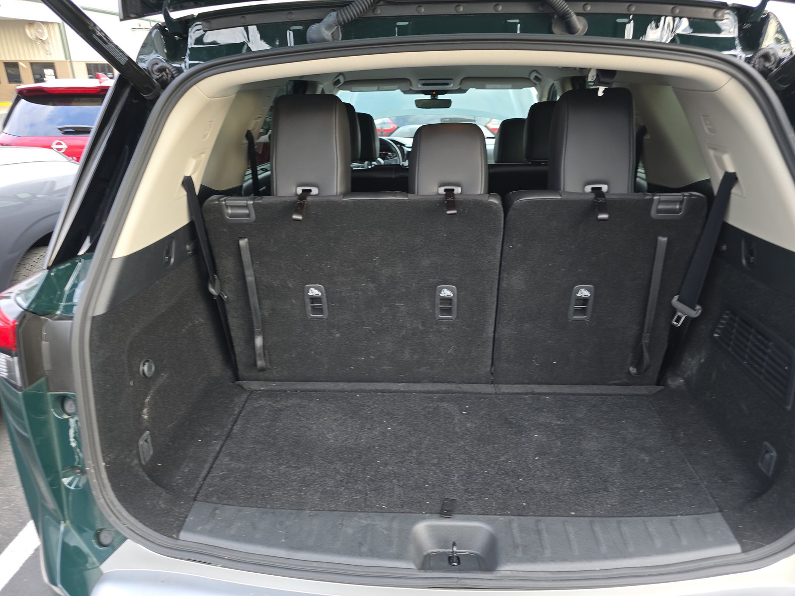 2024 Nissan Pathfinder SL FWD