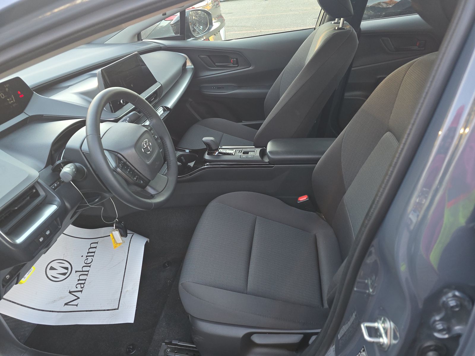 2025 Toyota Prius LE FWD