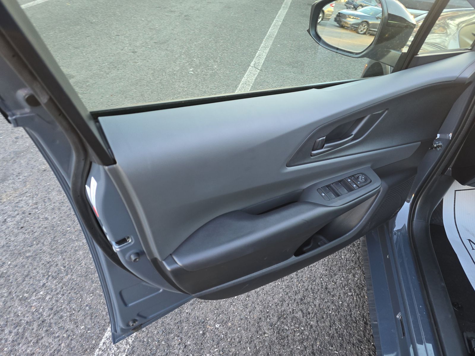 2025 Toyota Prius LE FWD