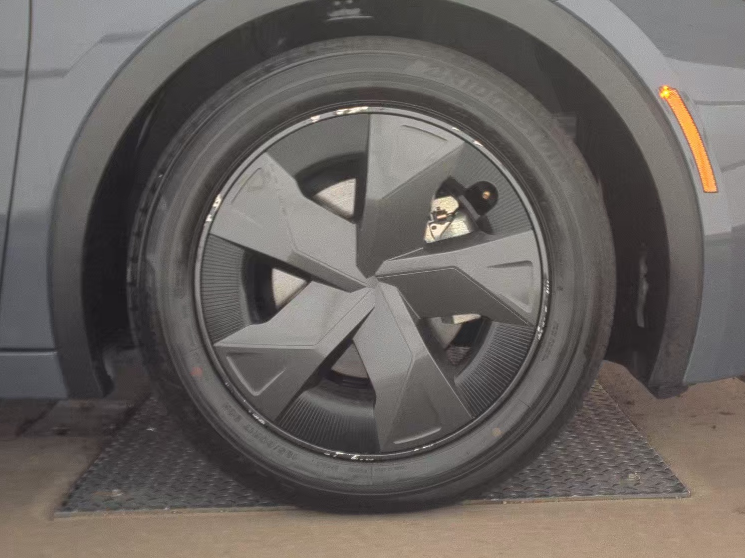 2025 Toyota Prius LE FWD