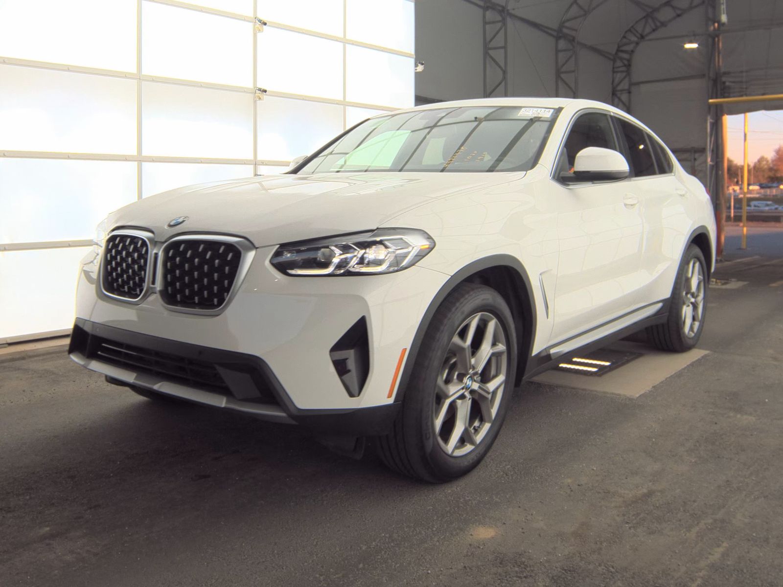 2025 BMW X4 xDrive30i AWD