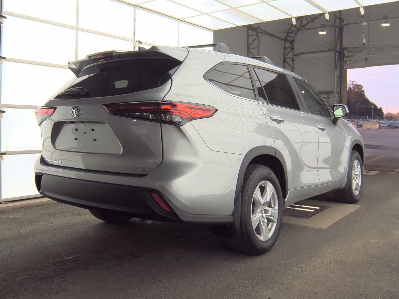 2023 Toyota Highlander LE FWD