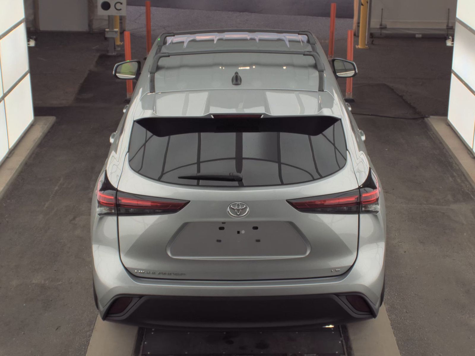 2023 Toyota Highlander LE FWD