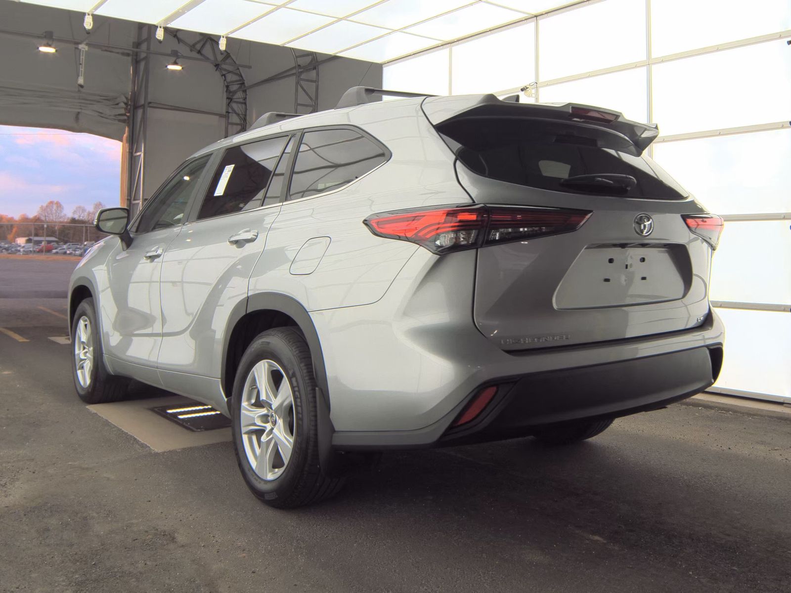 2023 Toyota Highlander LE FWD