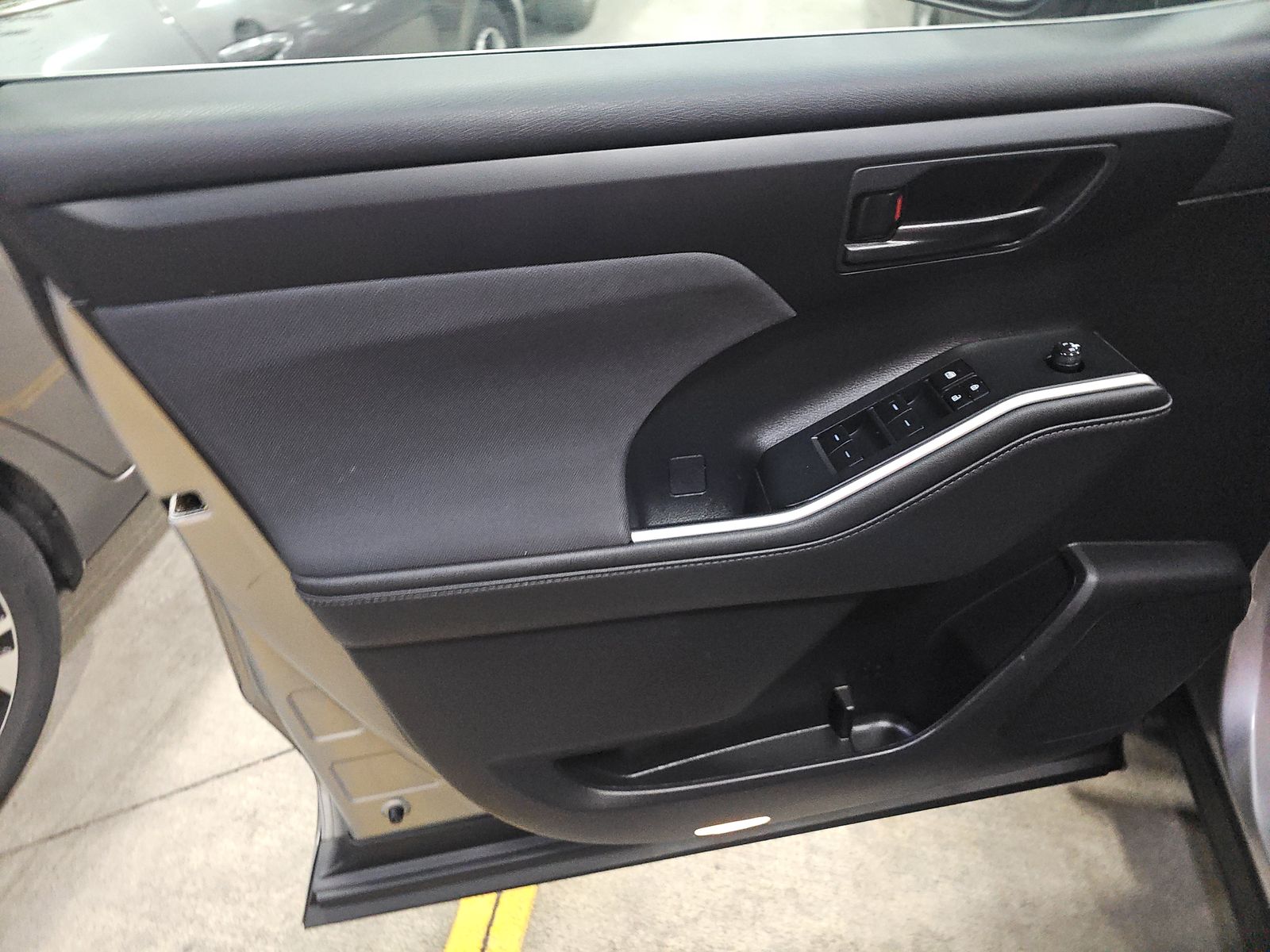 2023 Toyota Highlander LE FWD