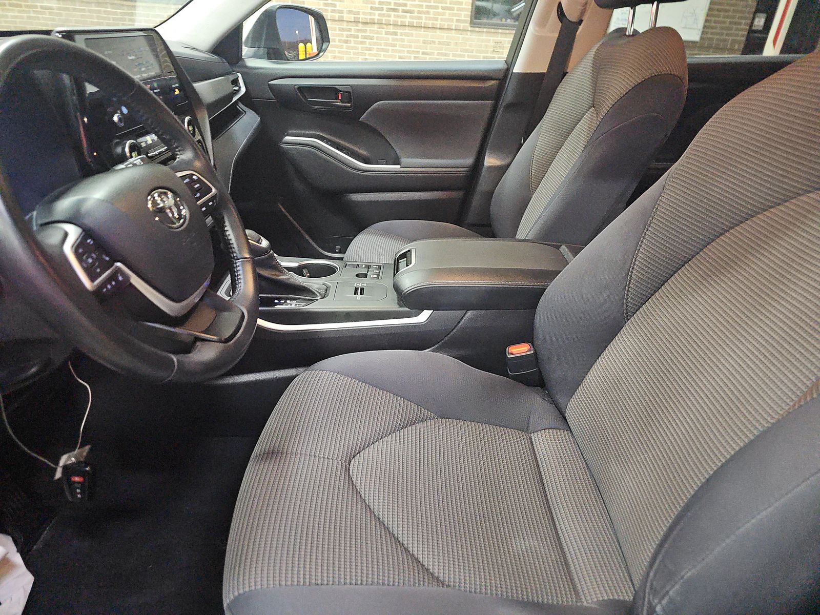 2023 Toyota Highlander LE FWD