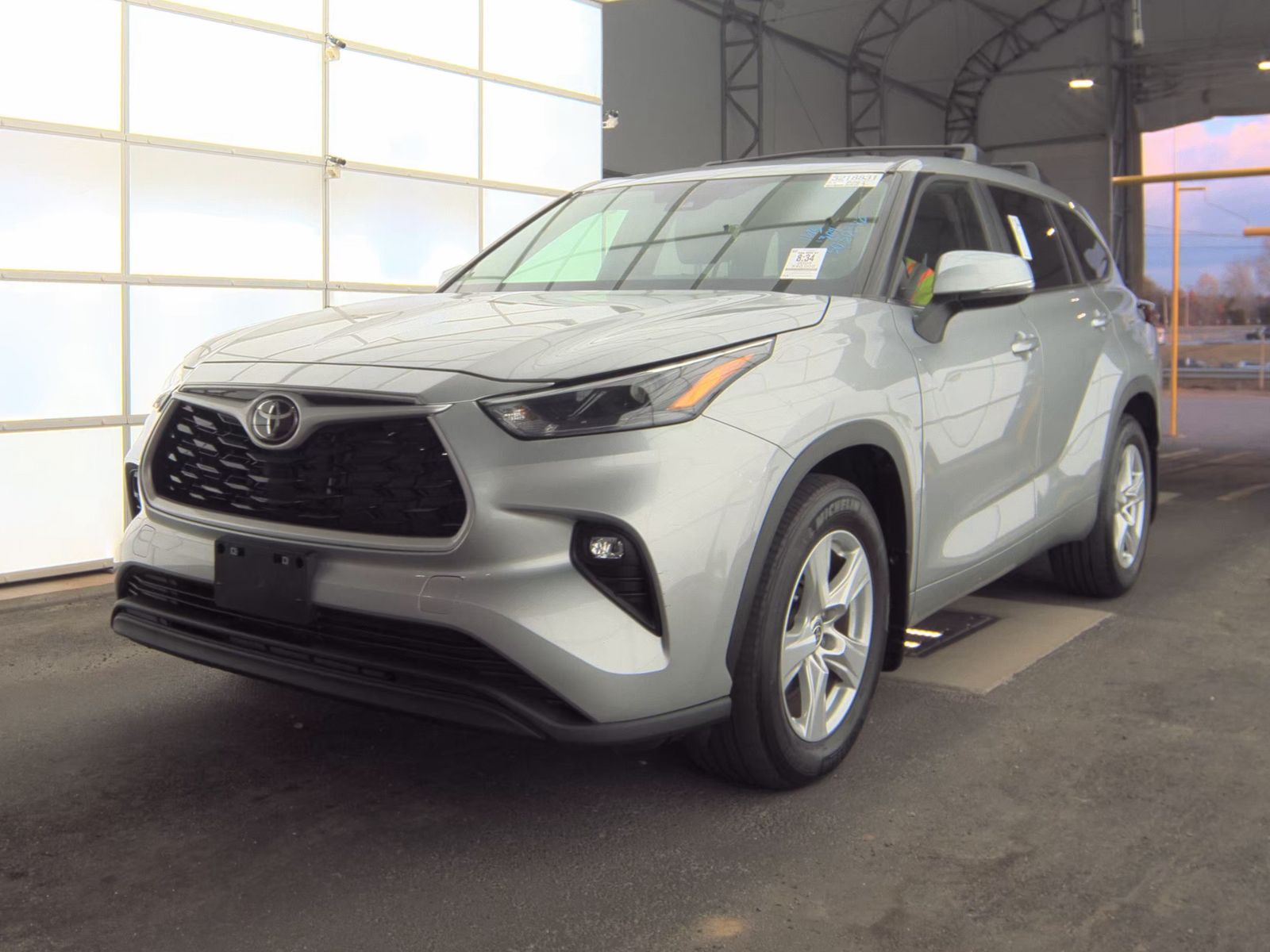 2023 Toyota Highlander LE FWD