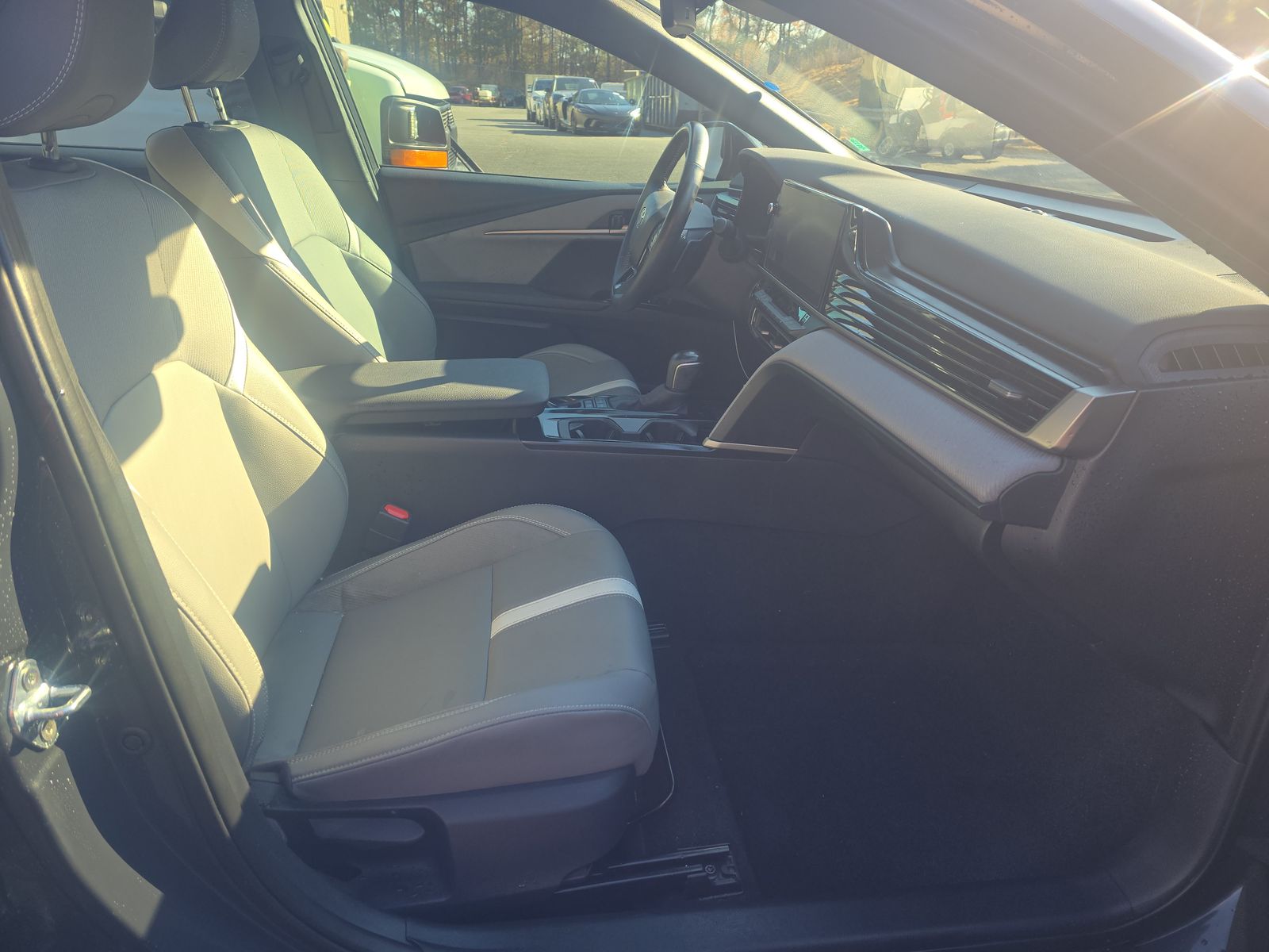 2025 Toyota Camry SE FWD