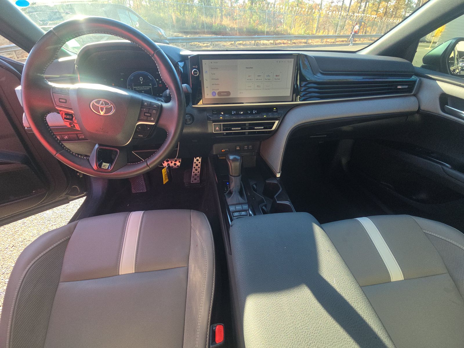 2025 Toyota Camry SE FWD