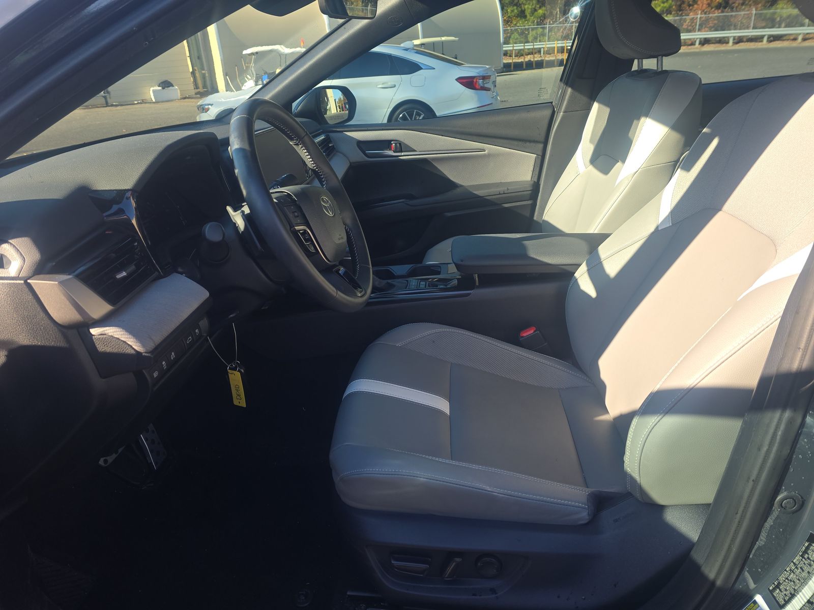 2025 Toyota Camry SE FWD