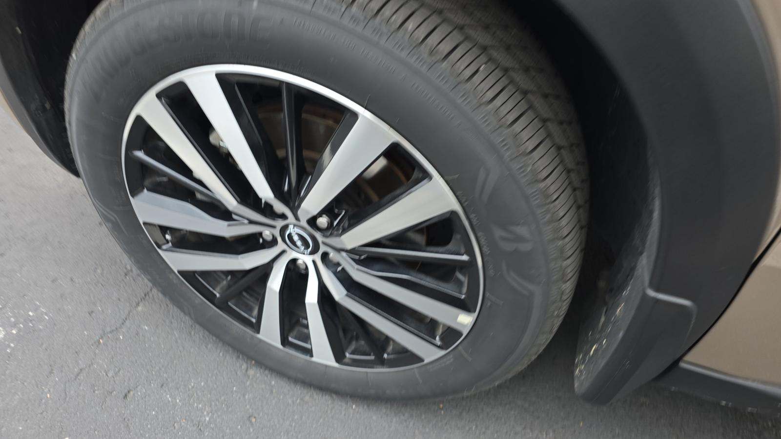 2024 Nissan Pathfinder Platinum FWD