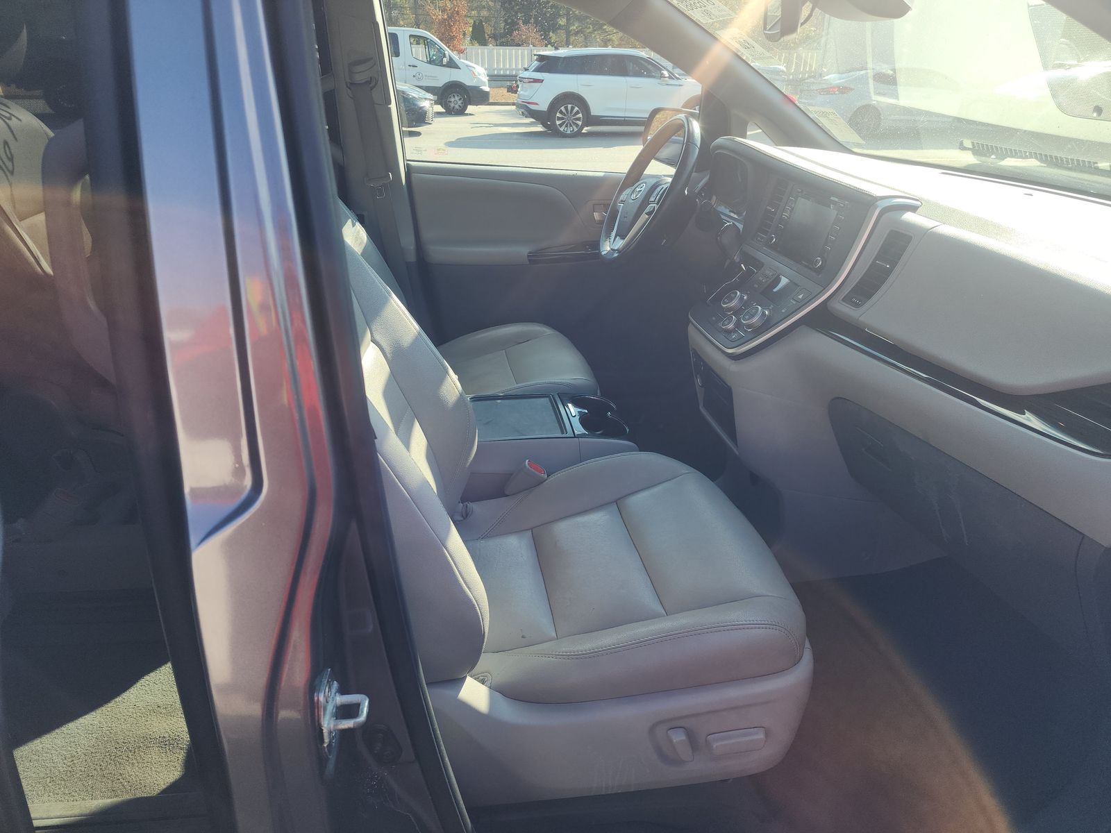 2020 Toyota Sienna XLE FWD