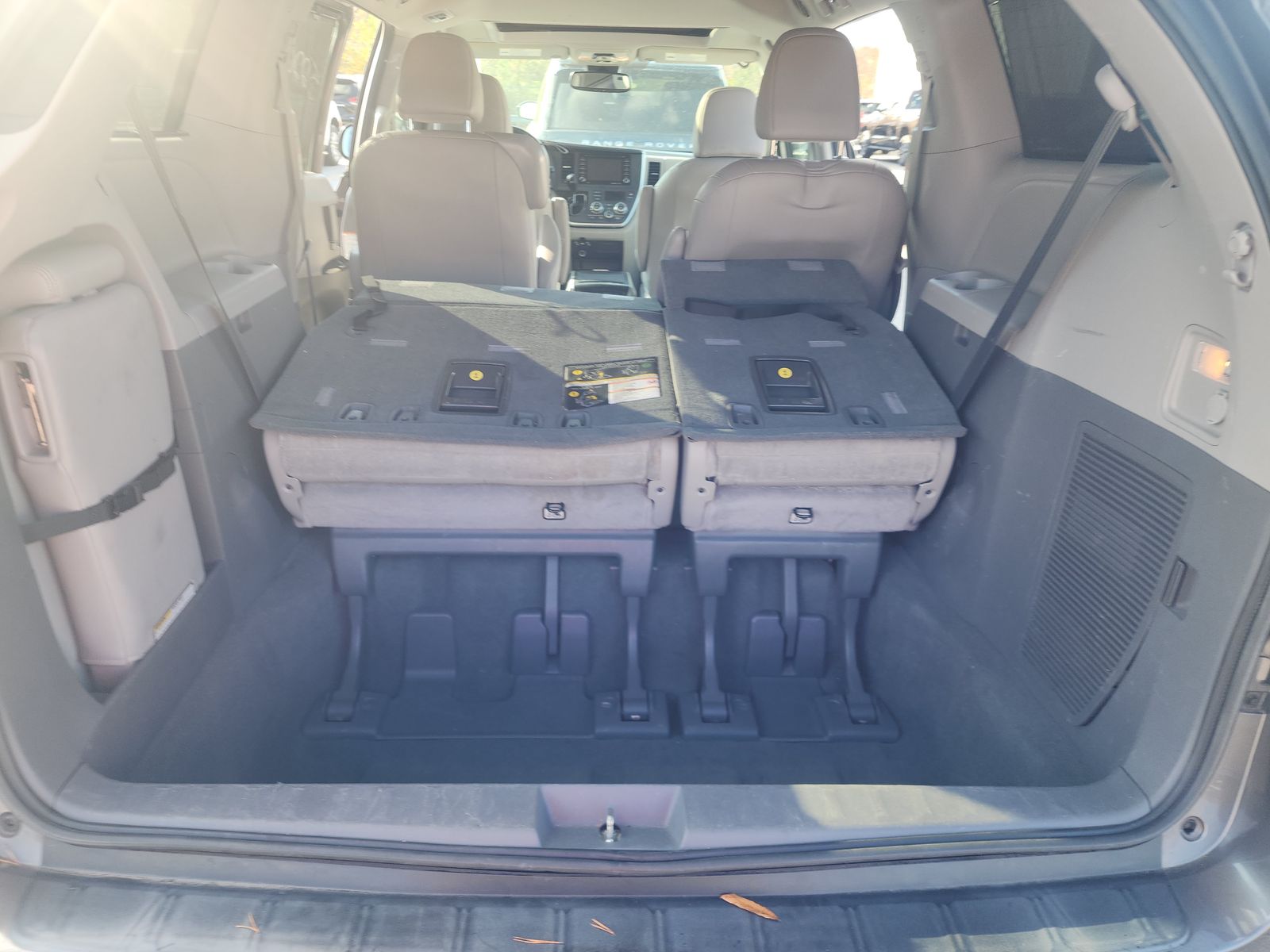 2020 Toyota Sienna XLE FWD