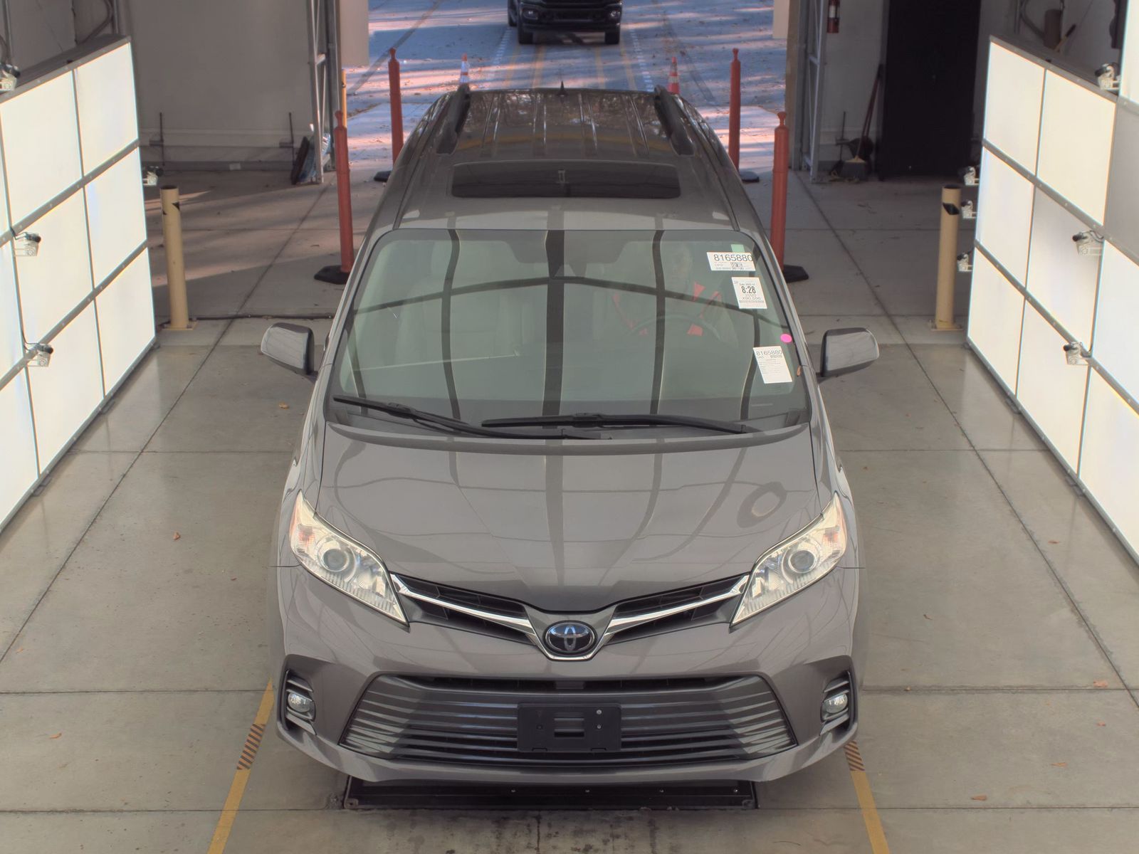 2020 Toyota Sienna XLE FWD