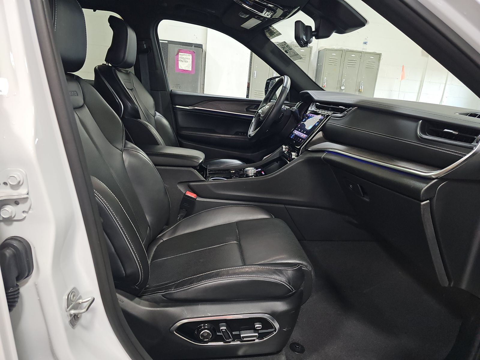 2022 Jeep Grand Cherokee Overland AWD