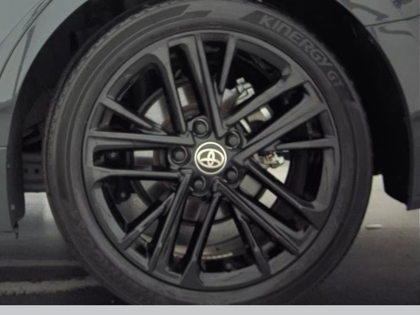 2025 Toyota Camry SE FWD