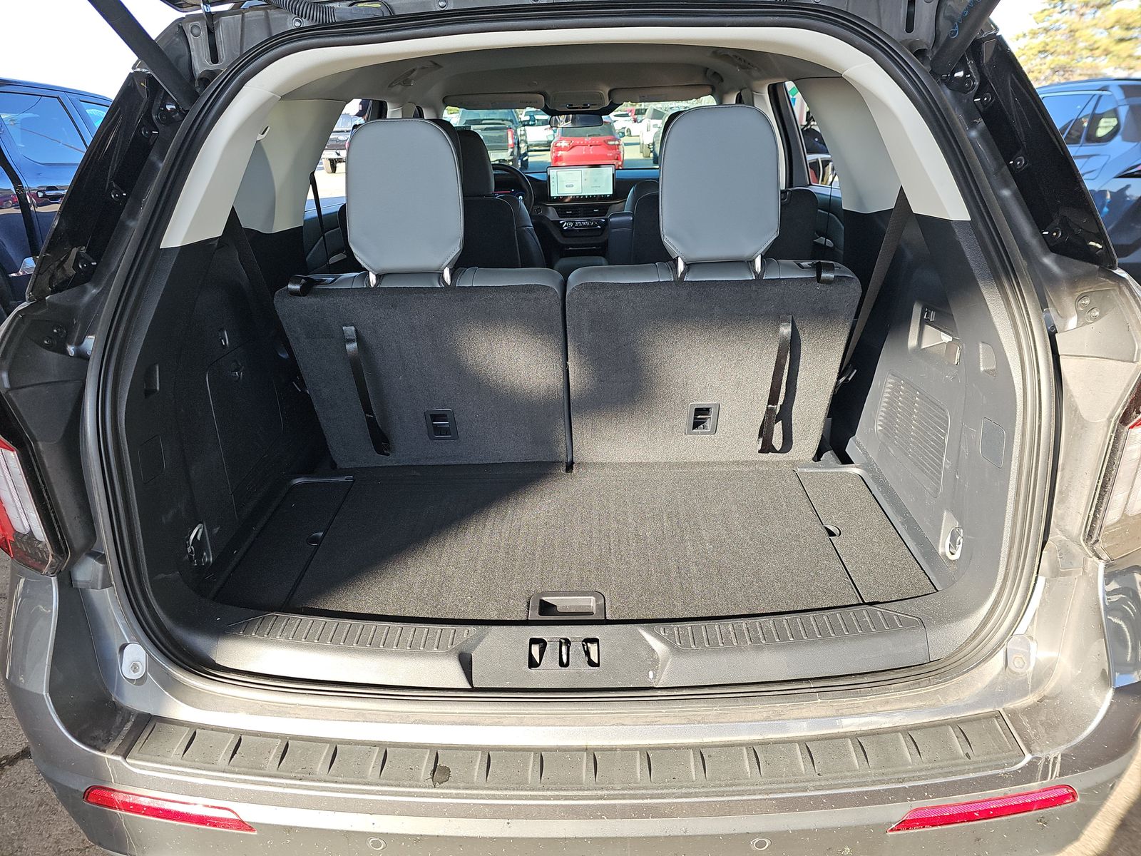 2025 Ford Explorer Active RWD