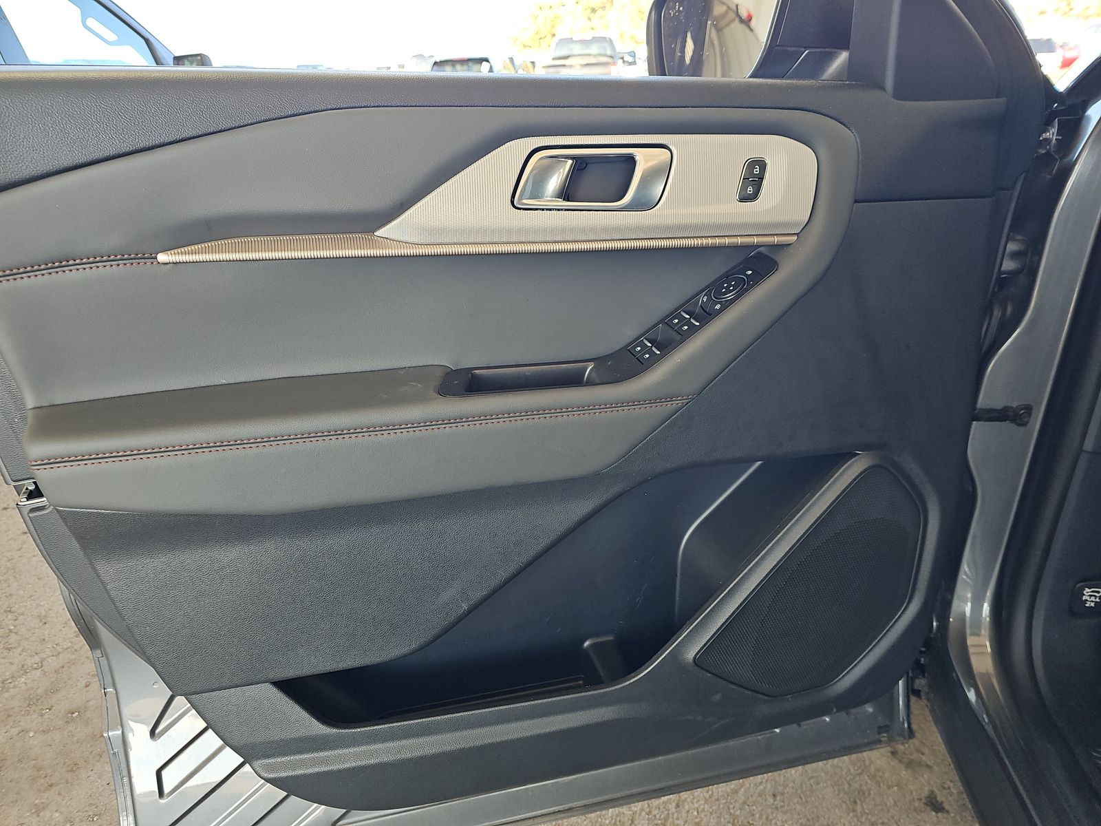 2025 Ford Explorer Active RWD