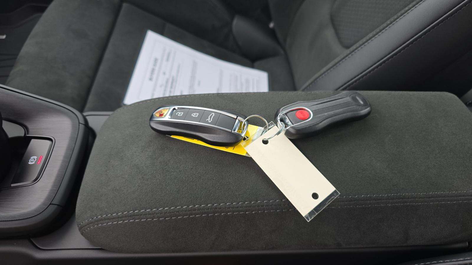 2025 Porsche 911 Carrera GTS RWD