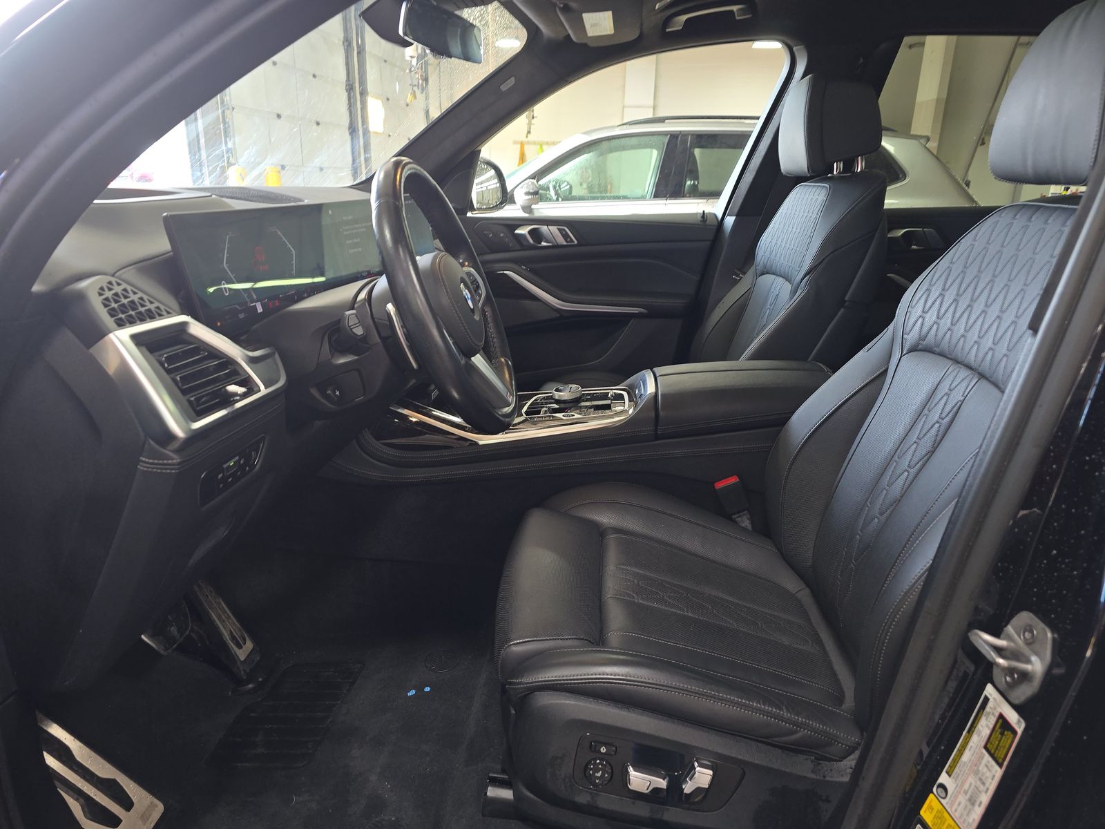 2023 BMW X7 xDrive40i AWD