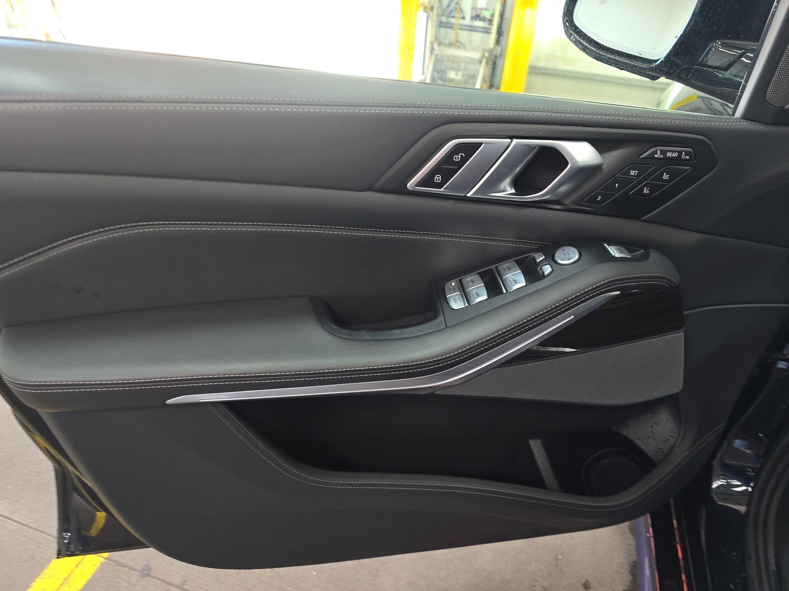 2023 BMW X7 xDrive40i AWD