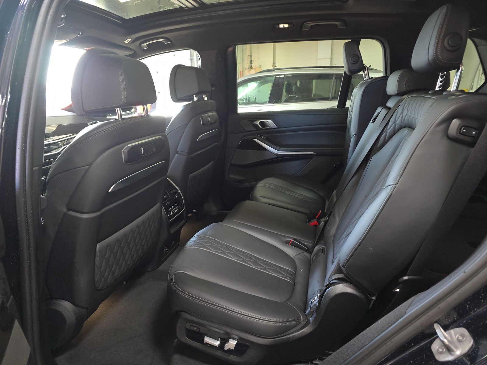 2023 BMW X7 xDrive40i AWD