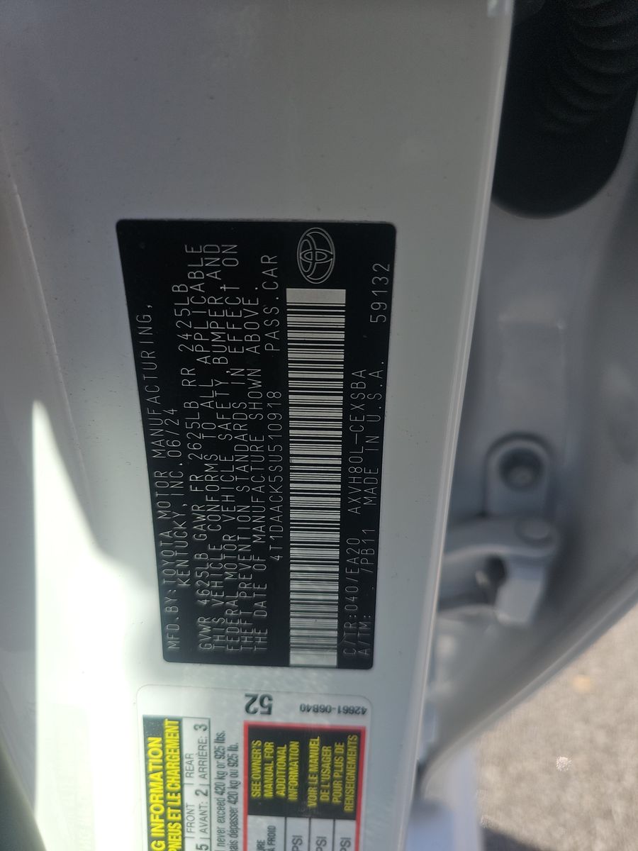 2025 Toyota Camry SE FWD