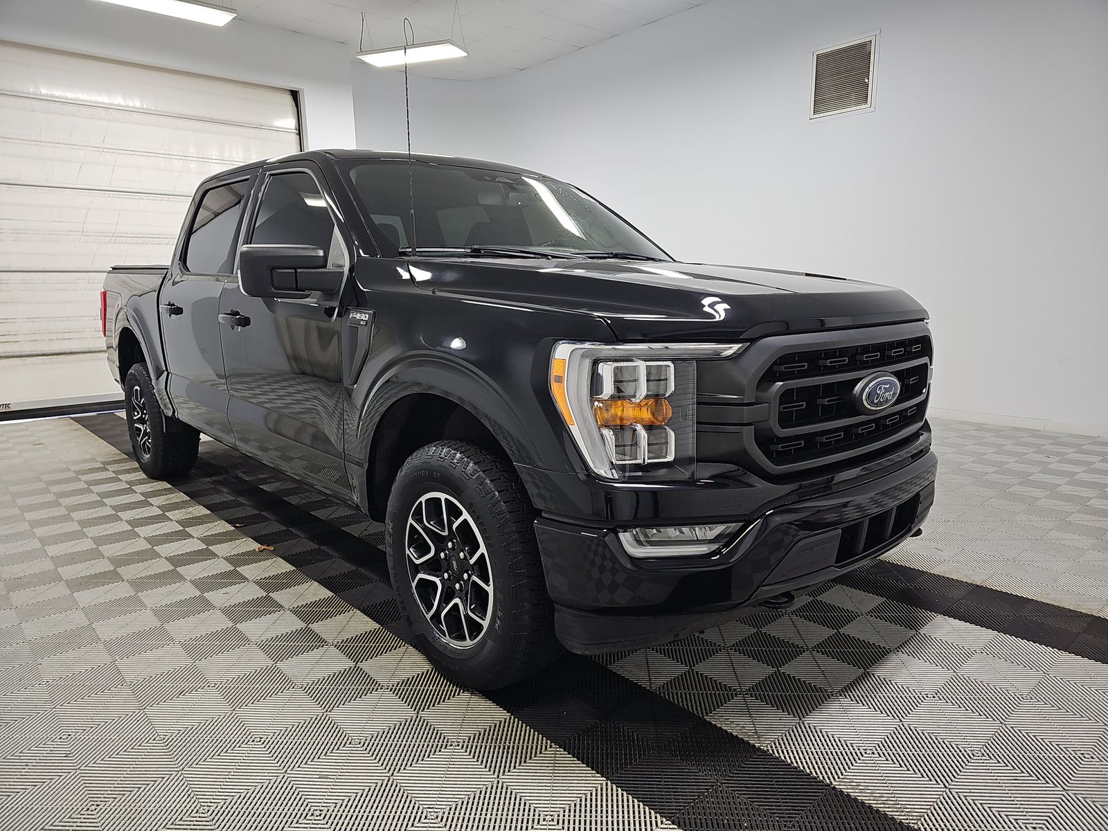 2023 Ford F-150 XLT AWD