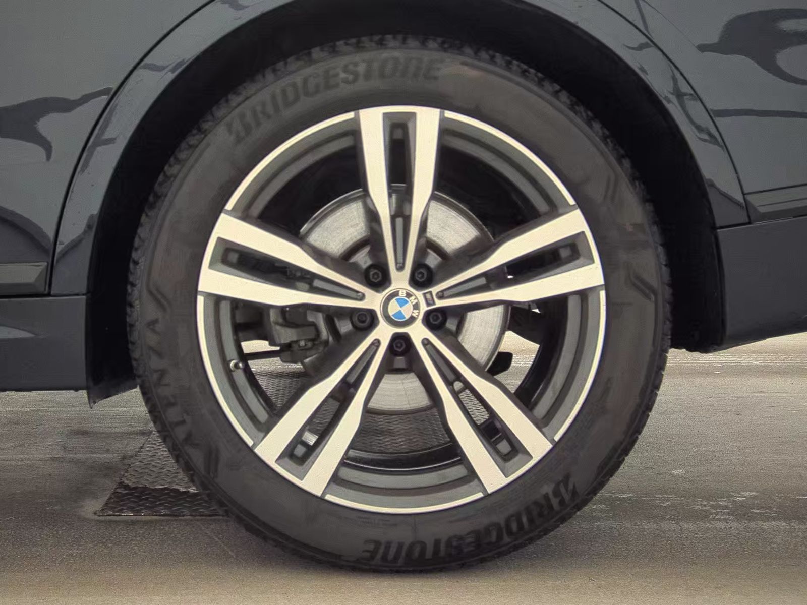 2023 BMW X7 xDrive40i AWD