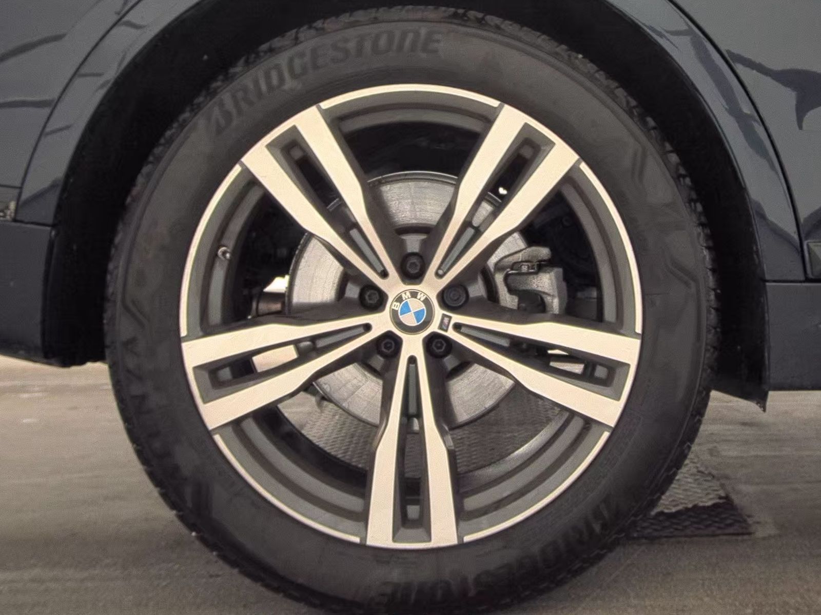 2023 BMW X7 xDrive40i AWD