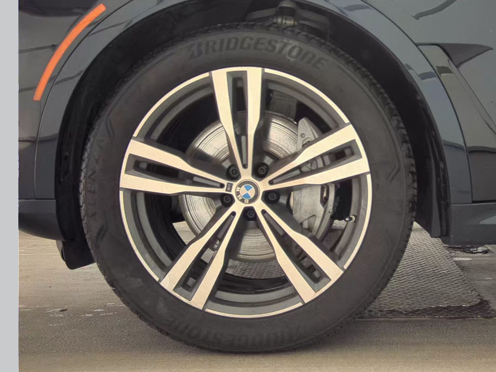 2023 BMW X7 xDrive40i AWD