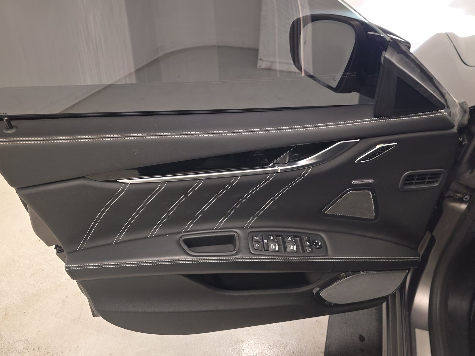 2022 Maserati Ghibli Modena RWD