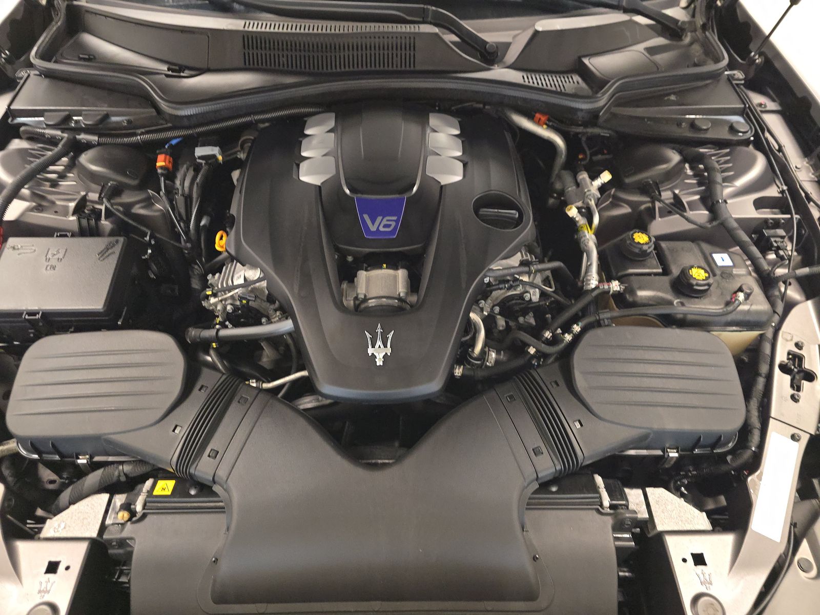 2022 Maserati Ghibli Modena RWD