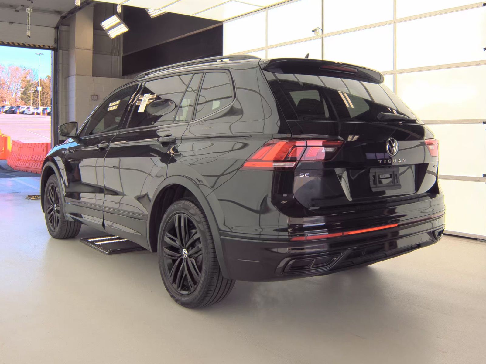 2022 Volkswagen Tiguan 2.0T SE R-Line Black AWD