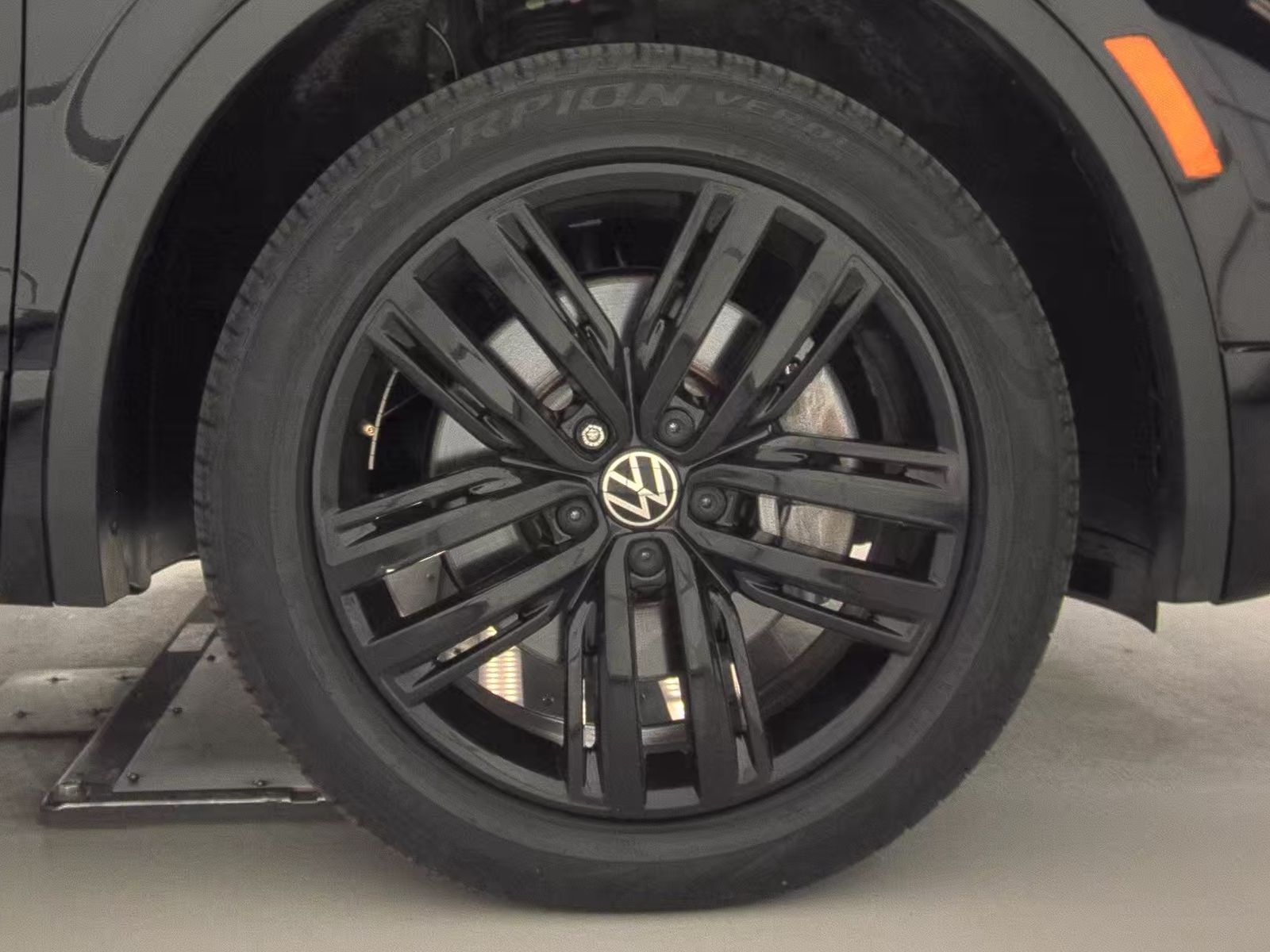 2022 Volkswagen Tiguan 2.0T SE R-Line Black AWD