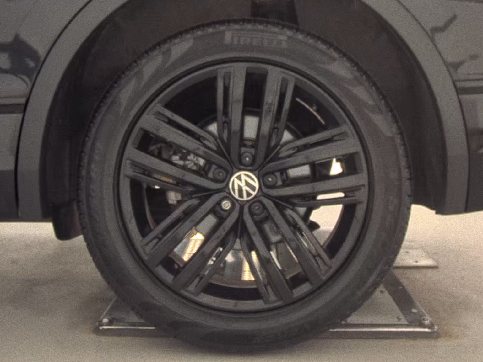 2022 Volkswagen Tiguan 2.0T SE R-Line Black AWD