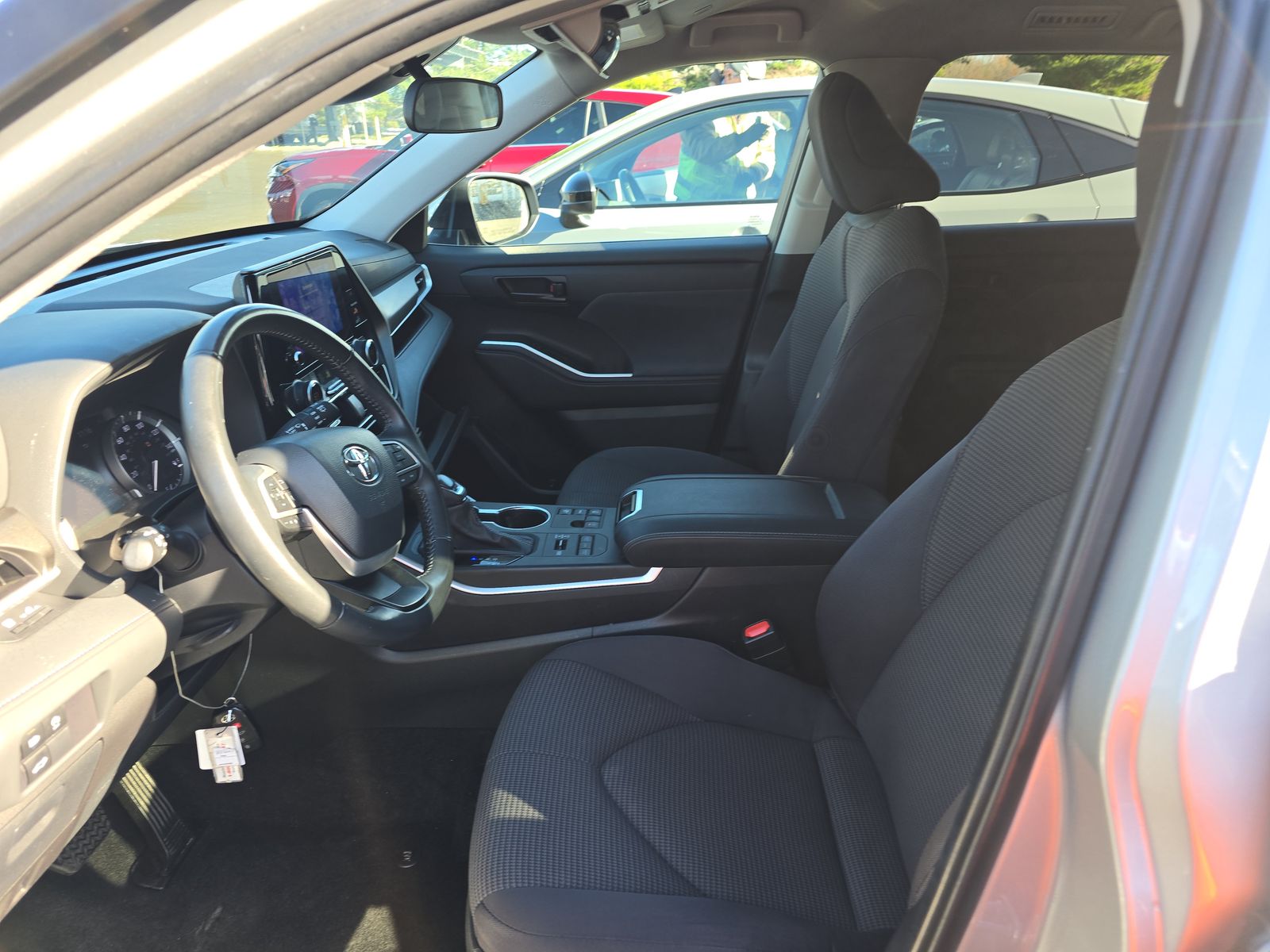 2024 Toyota Highlander LE AWD