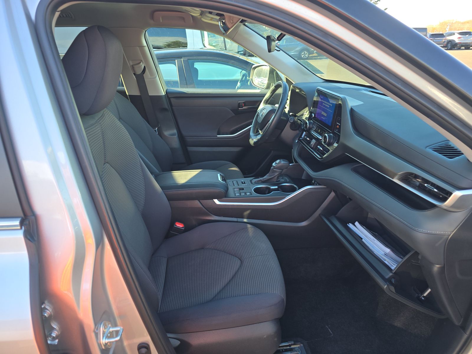 2024 Toyota Highlander LE AWD