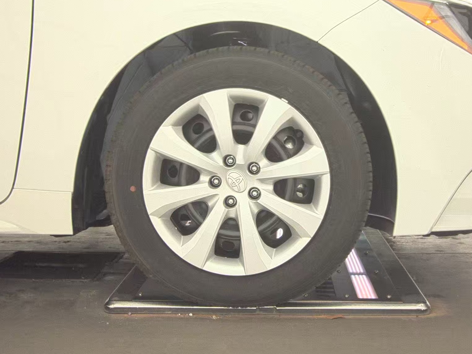 2025 Toyota Corolla LE FWD