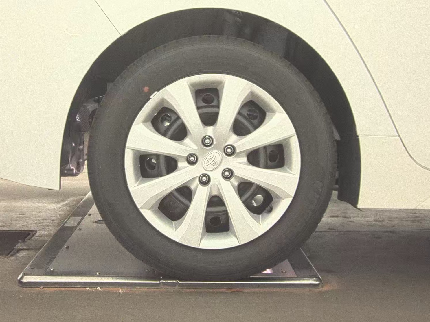 2025 Toyota Corolla LE FWD