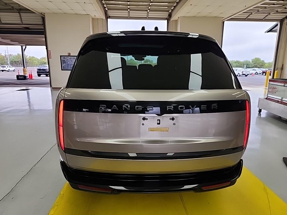 2025 Land Rover Range Rover SE LWB AWD