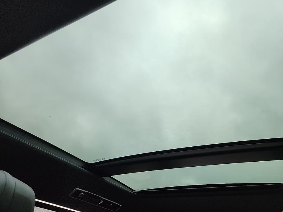 2025 Land Rover Range Rover SE LWB AWD