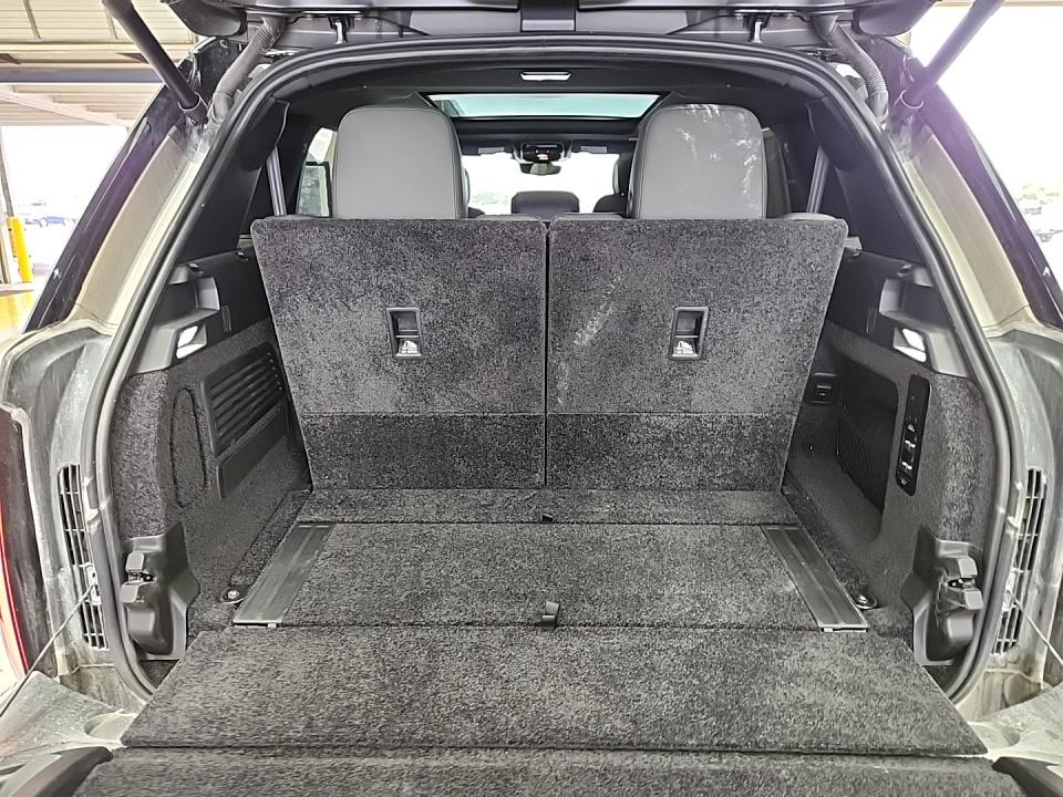 2025 Land Rover Range Rover SE LWB AWD