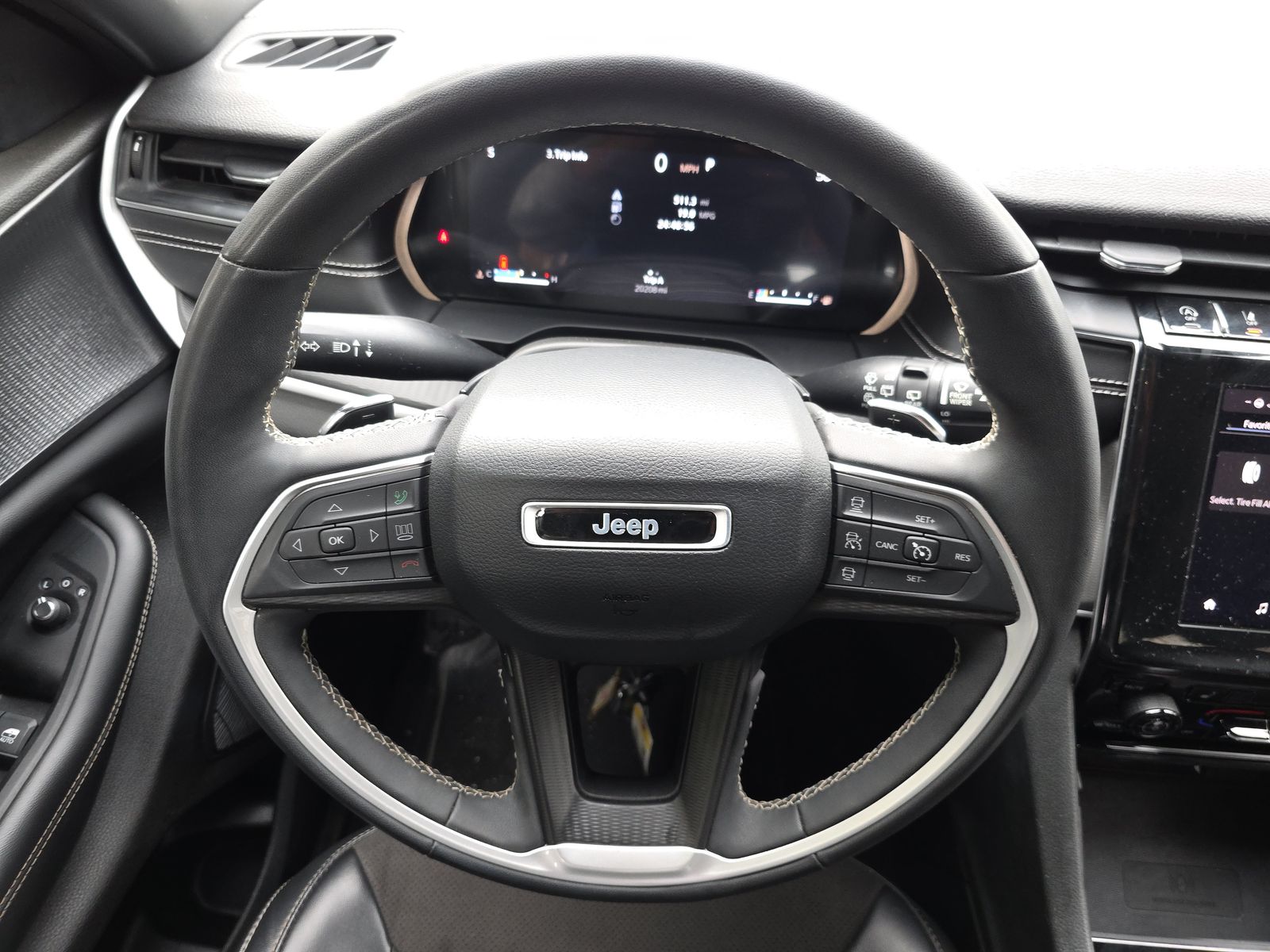 2023 Jeep Grand Cherokee Altitude AWD