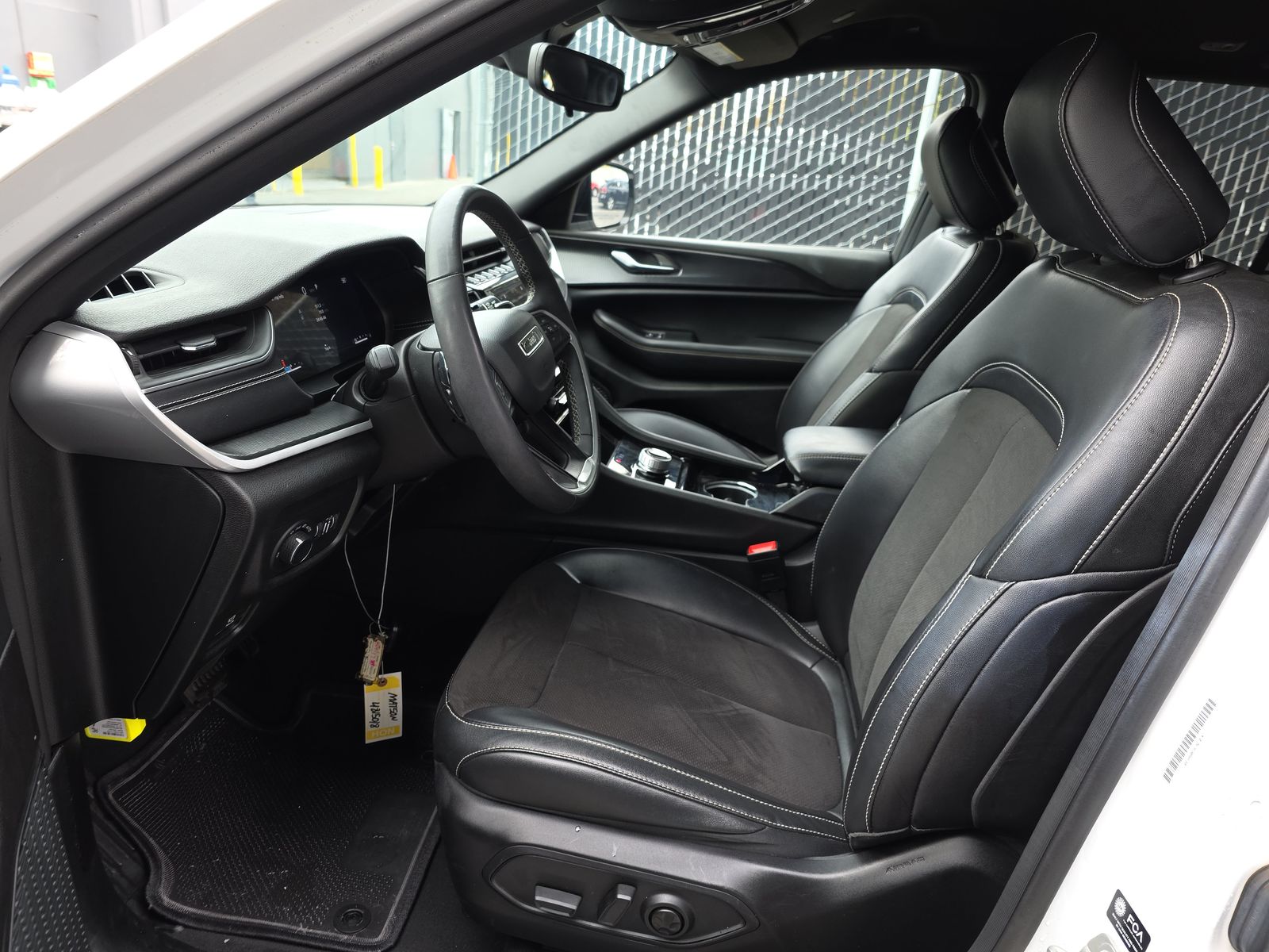 2023 Jeep Grand Cherokee Altitude AWD