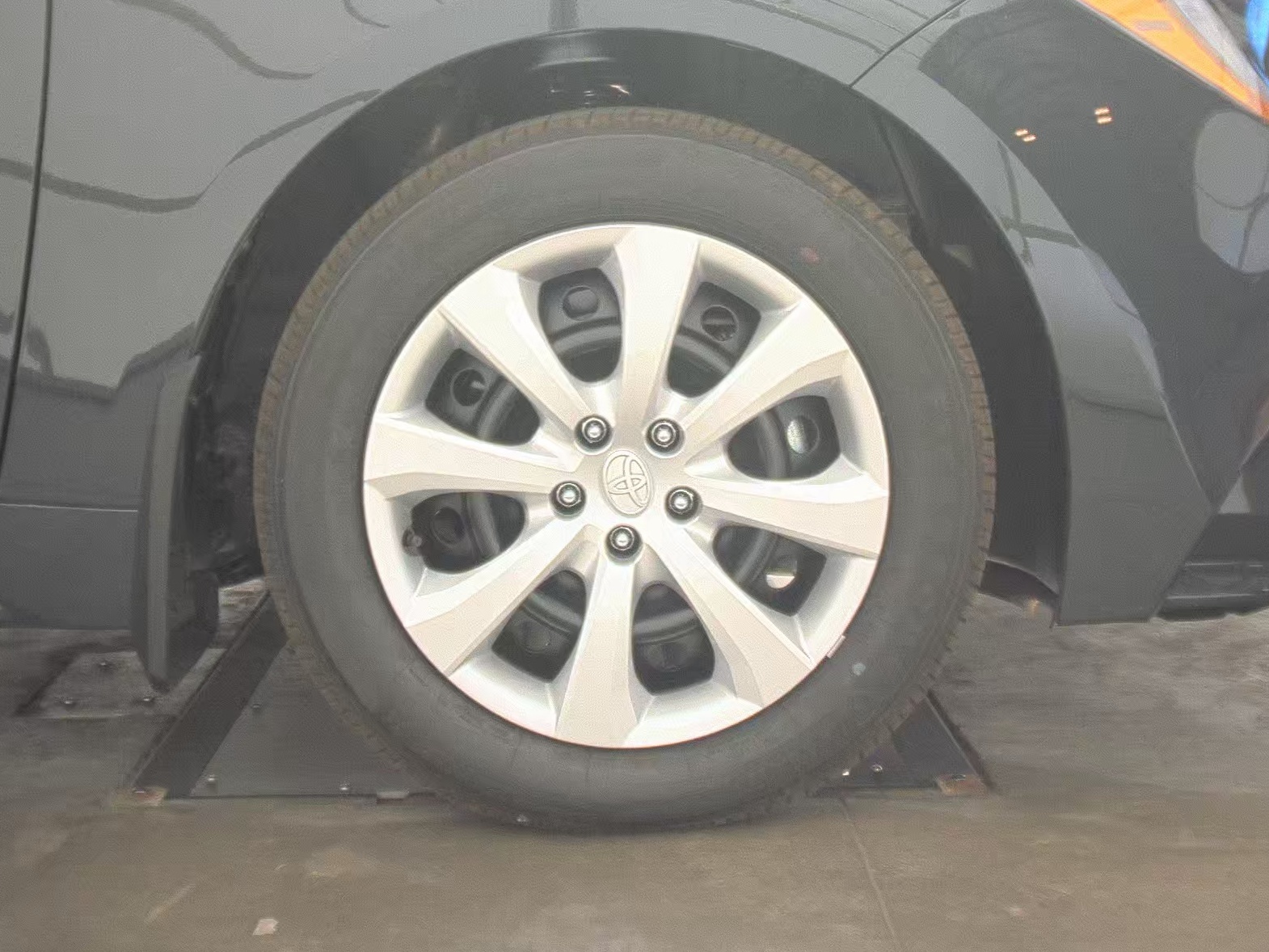 2025 Toyota Corolla LE FWD